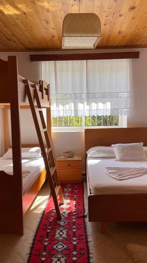 Ana Rest House Hostel เบราท ภายนอก รูปภาพ